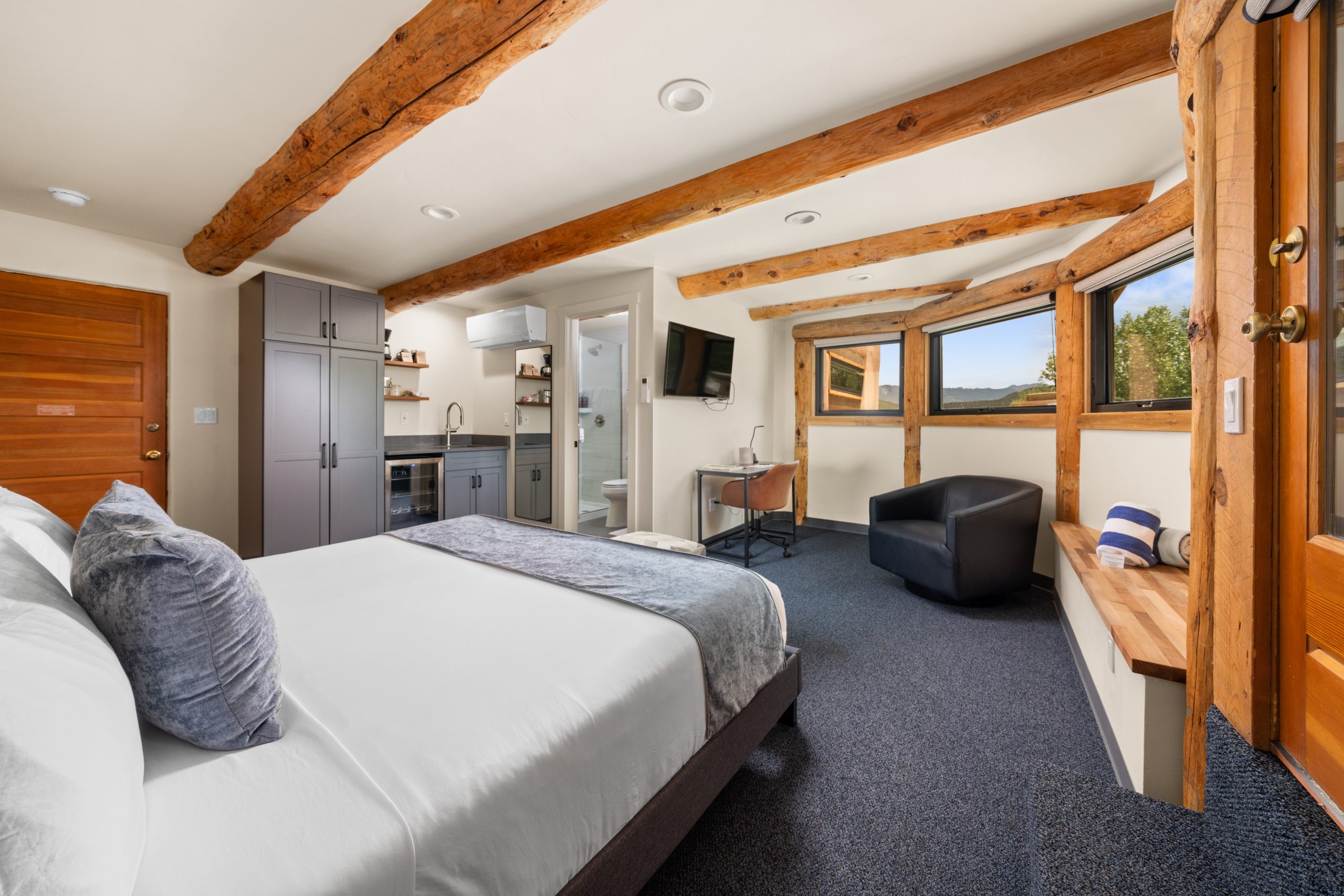 Choice King Room at Chipeta Lodge Resort + Spa