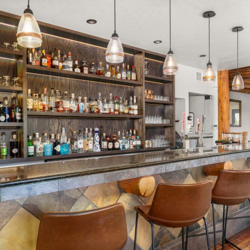 White Buffalo - Enjoy Food and Drinks