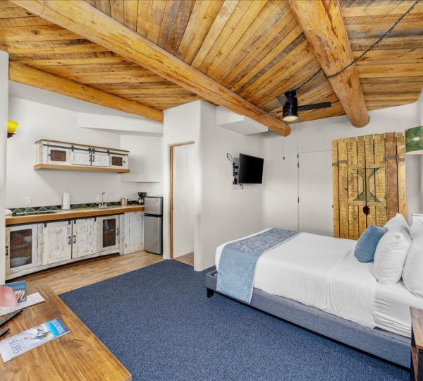 Standard Queen Suite