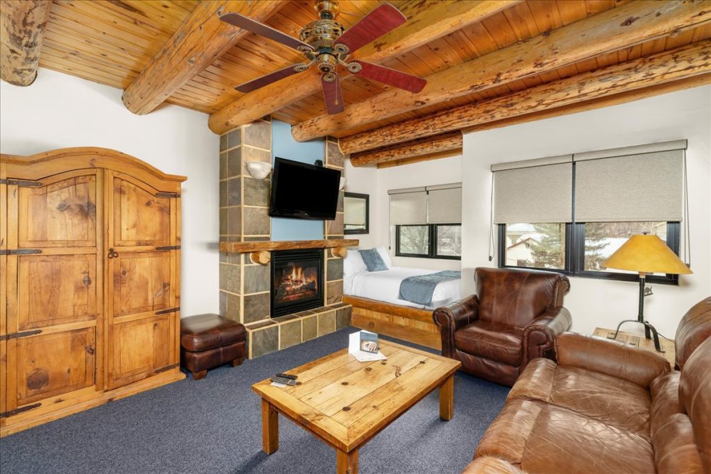 Living Room Area with Daybed in a 1 Bedroom Suite in the Suites Building at Chipeta Lodge Resort + Spa
